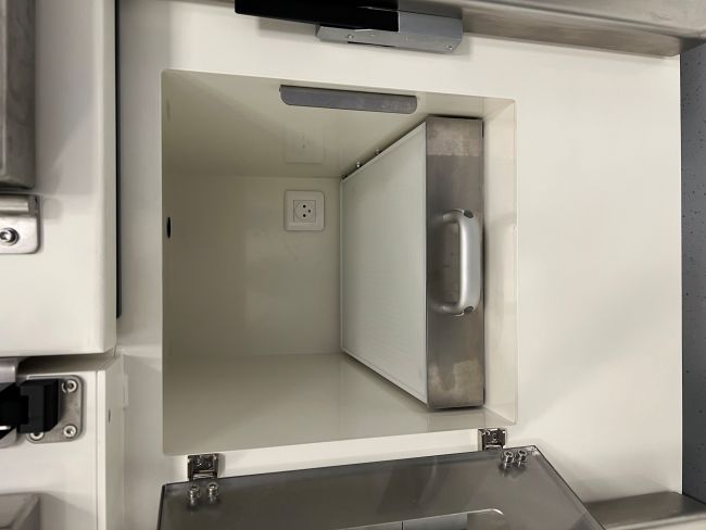 shielded isolator HPLC compartment.jpg